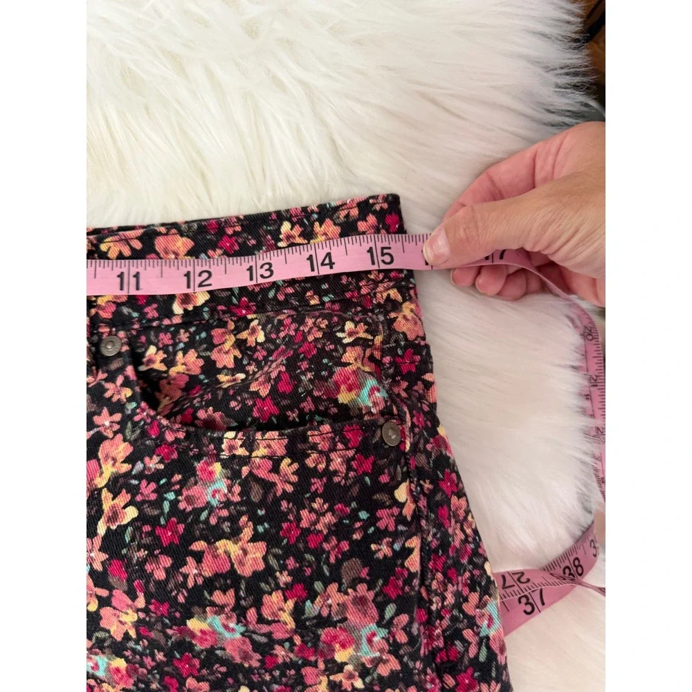 Vintage 90's  - Floral Denim Shorts High Rise 5
